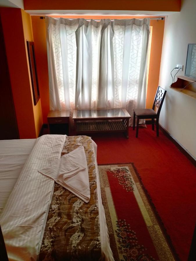 Oyo 12370 Royal Sarava Hotel Darjeeling  Exterior photo