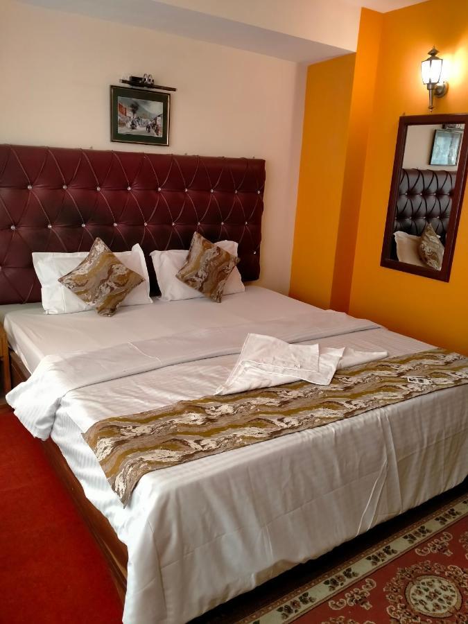 Oyo 12370 Royal Sarava Hotel Darjeeling  Exterior photo