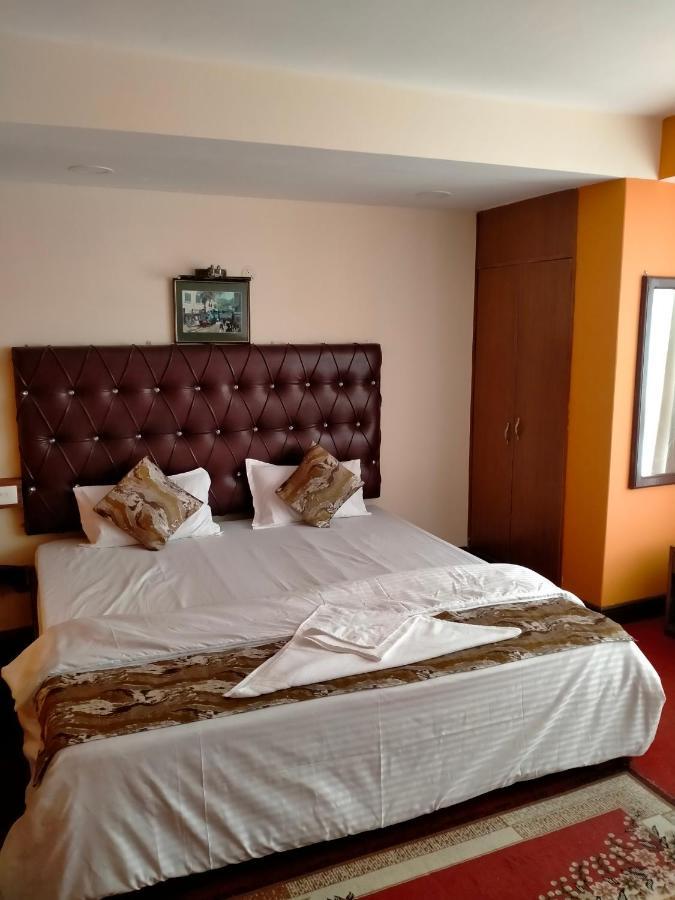 Oyo 12370 Royal Sarava Hotel Darjeeling  Exterior photo