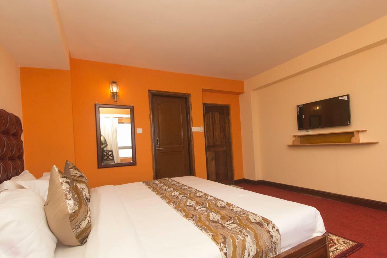 Oyo 12370 Royal Sarava Hotel Darjeeling  Exterior photo